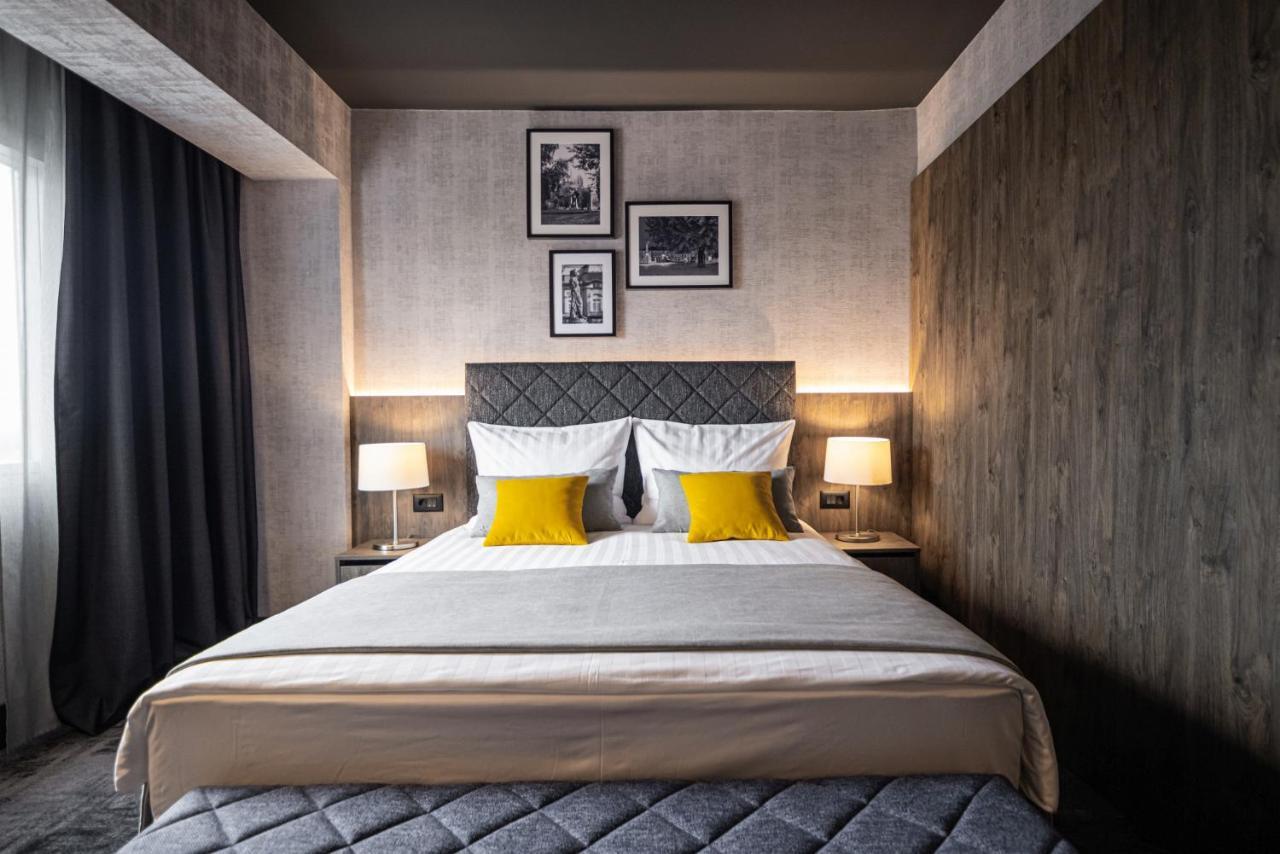 Hotel オシエク エクステリア 写真