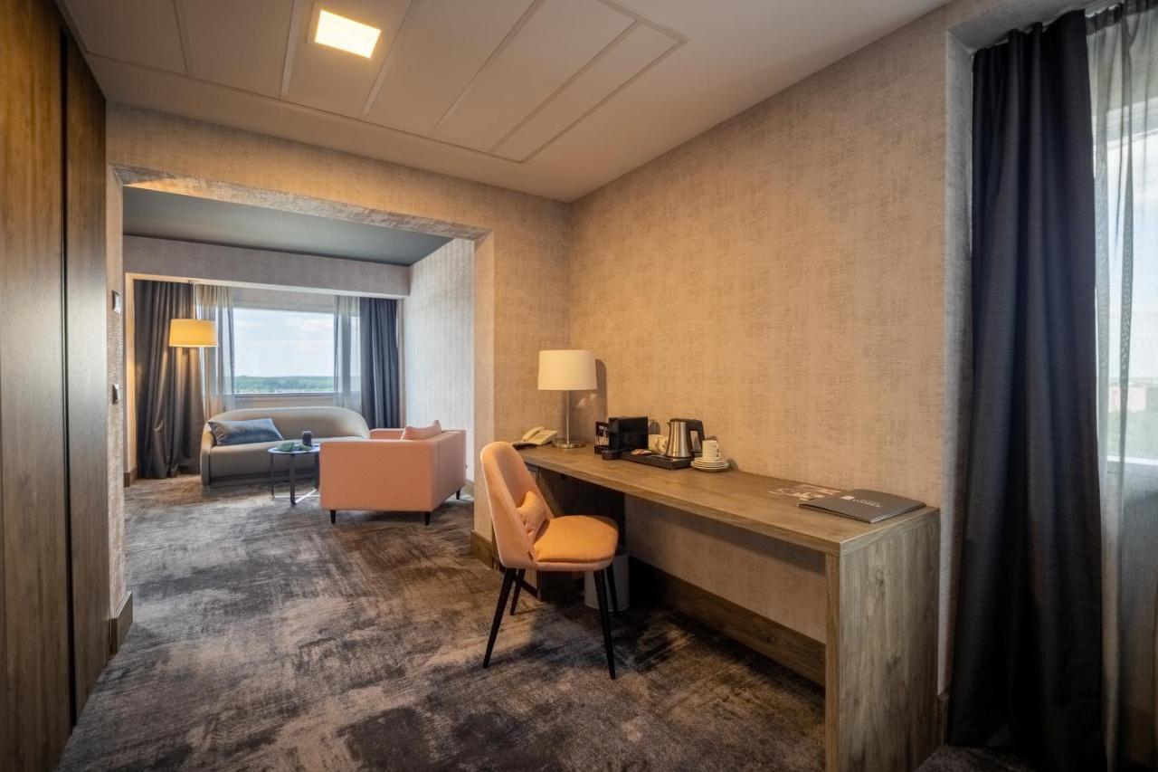 Hotel オシエク エクステリア 写真