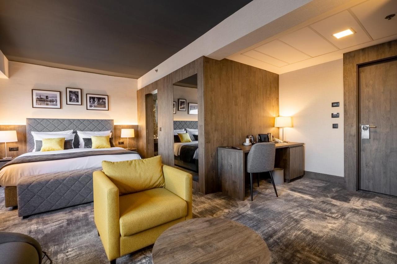 Hotel オシエク エクステリア 写真