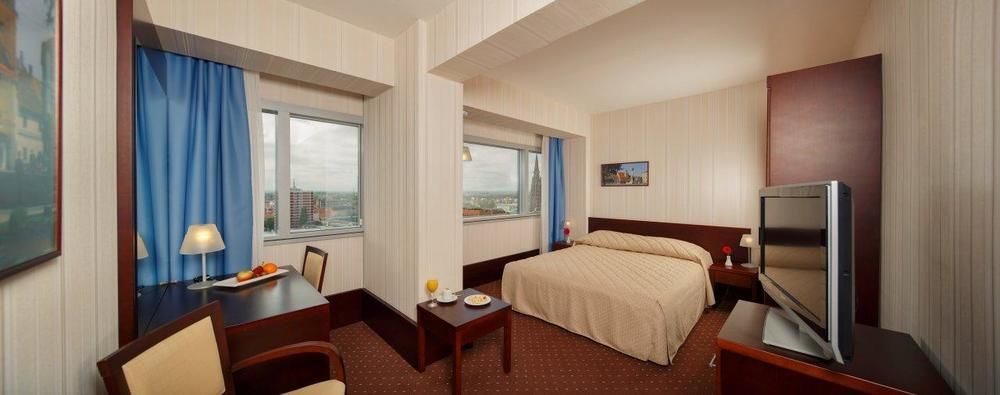 Hotel オシエク エクステリア 写真